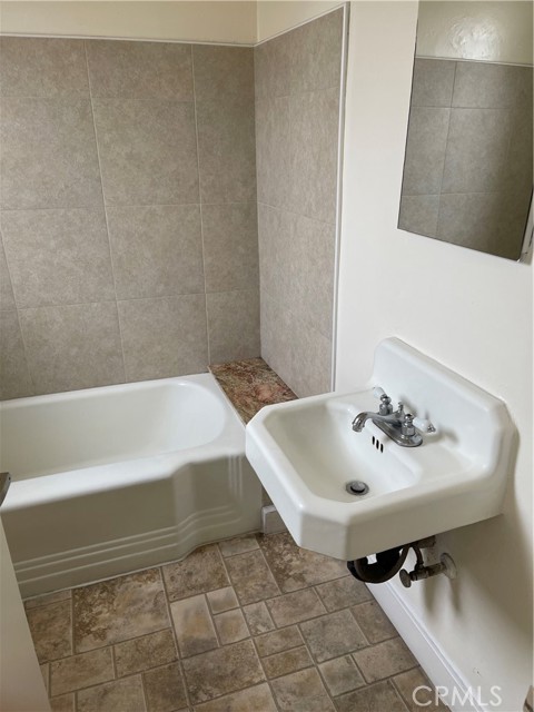 Detail Gallery Image 4 of 8 For 1822 Van Ness Ave, Fresno,  CA 93721 - – Beds | – Baths