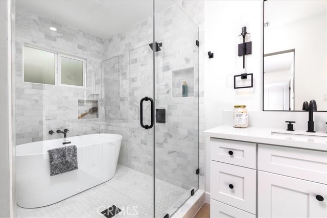 5447 Columbus Avenue, Sherman Oaks CA: https://media.crmls.org/medias/c54acecc-2fd7-4200-8586-a6ae1c4e86fb.jpg