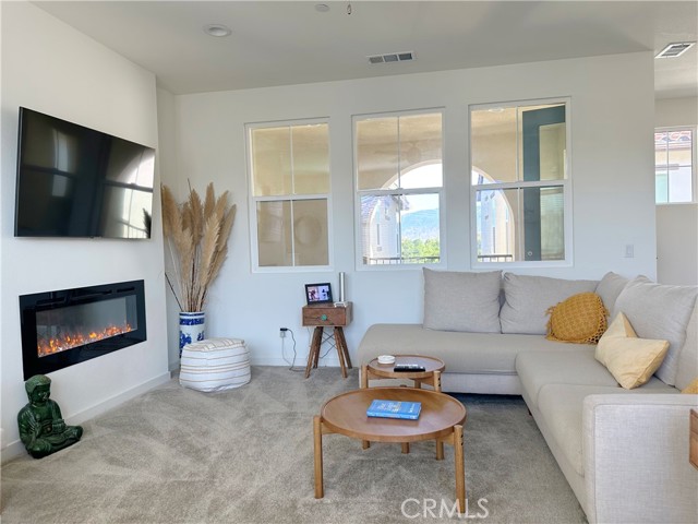 Detail Gallery Image 3 of 12 For 26149 Park Ave #6,  Loma Linda,  CA 92373 - 3 Beds | 2 Baths