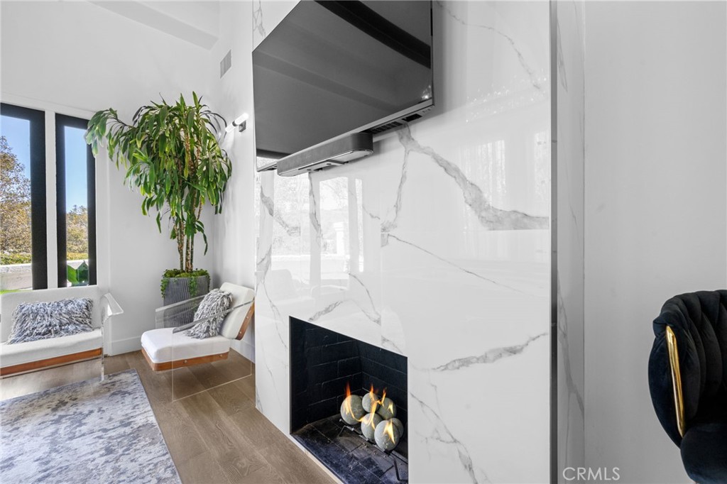 MLS #OC25238020 image #6