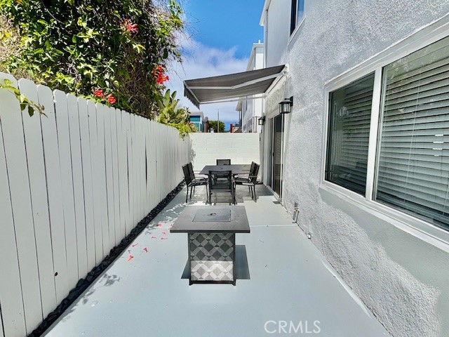Detail Gallery Image 4 of 28 For 5015 River Ave, Newport Beach,  CA 92663 - 4 Beds | 3 Baths