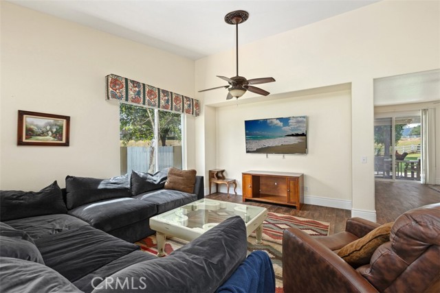 Detail Gallery Image 10 of 41 For 22455 Grand Ave, Wildomar,  CA 92595 - 3 Beds | 2 Baths