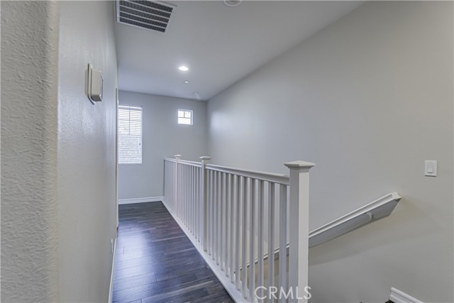 Detail Gallery Image 22 of 44 For 5005 Silvery Jewel, Bakersfield,  CA 93313 - 5 Beds | 3/1 Baths