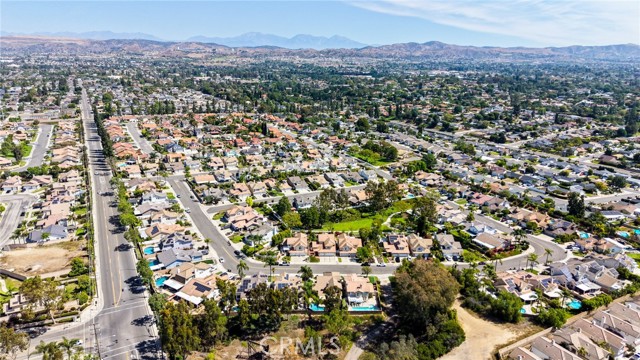 17350 Summer Oak Pl, Yorba Linda CA: https://media.crmls.org/medias/c54ff379-5071-47b2-a74d-6d058bab67f0.jpg
