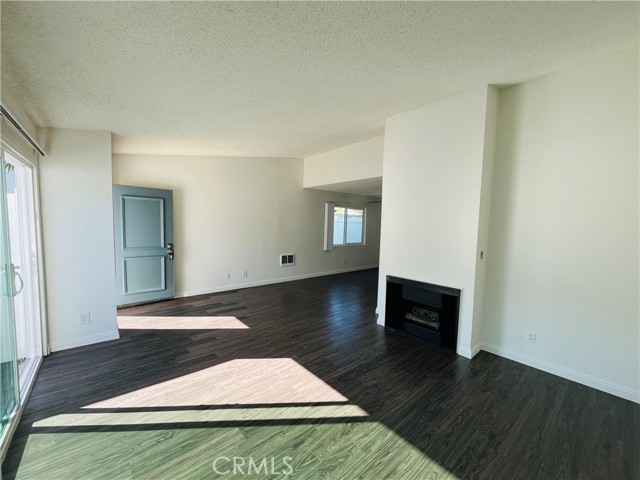 Detail Gallery Image 5 of 37 For 25018 Eshelman Ave #21,  Lomita,  CA 90717 - 2 Beds | 2/1 Baths