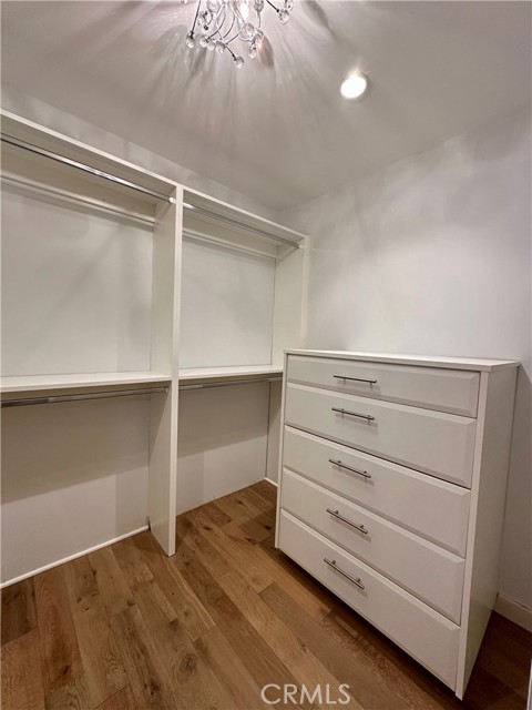 1716 Via La Paz, Burbank CA: https://media.crmls.org/medias/c550ff04-3a33-48d4-abf4-15183dfd3c58.jpg