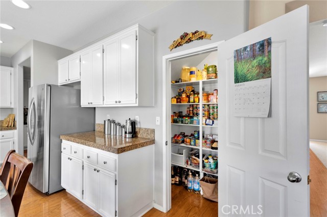 Detail Gallery Image 13 of 55 For 13798 Misty, Victorville,  CA 92392 - 5 Beds | 4 Baths