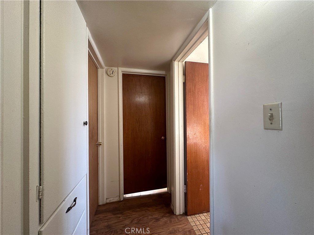 https://media.crmls.org/medias/c551643b-ae68-48c8-b530-1447b903d19a.jpg?preset=X-Large