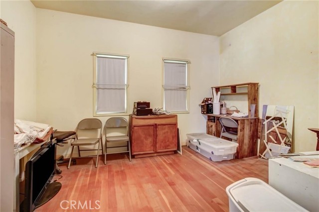 Image 32 of 46 For 724 Glenoaks Boulevard