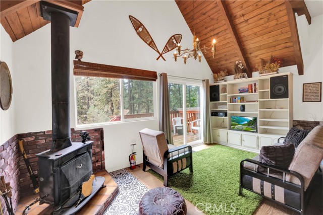 Detail Gallery Image 8 of 60 For 43021 Monterey St, Big Bear Lake,  CA 92315 - 2 Beds | 2/1 Baths