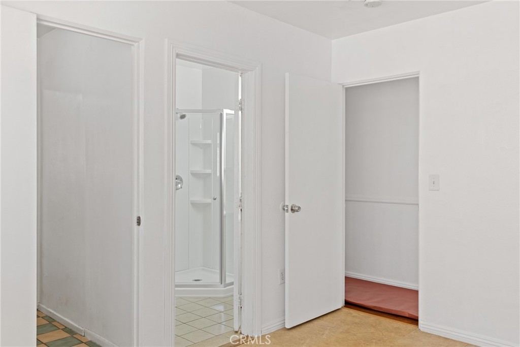 https://media.crmls.org/medias/c5520432-c08f-427d-8989-a6825445000c.jpg?preset=X-Large