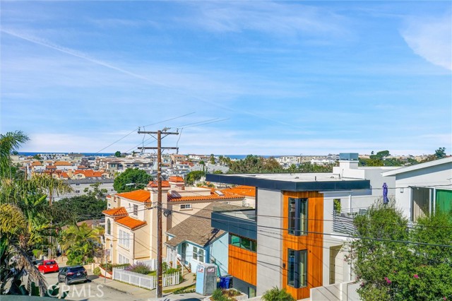 Detail Gallery Image 15 of 37 For 702 10th St, Hermosa Beach,  CA 90254 - 4 Beds | 3/1 Baths