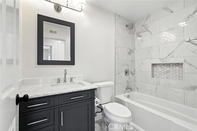251 Royal Glen Drive, Fallbrook CA: https://media.crmls.org/medias/c552a7fe-bf92-4b02-a705-6fb8c41fce2b.jpg