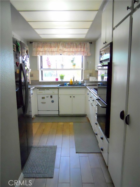 Detail Gallery Image 11 of 55 For 750 E 5th St #51,  Azusa,  CA 91702 - 3 Beds | 3 Baths