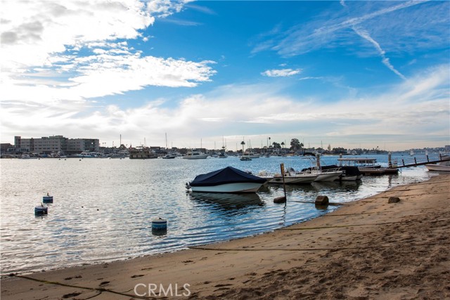 Detail Gallery Image 26 of 29 For 404 S Bay Front, Newport Beach,  CA 92662 - 4 Beds | 2 Baths