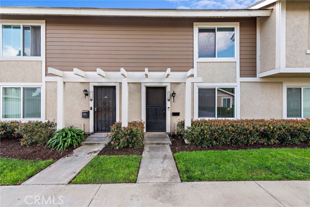 Detail Gallery Image 1 of 1 For 210 Carriage Dr #B,  Santa Ana,  CA 92707 - 3 Beds | 1/1 Baths