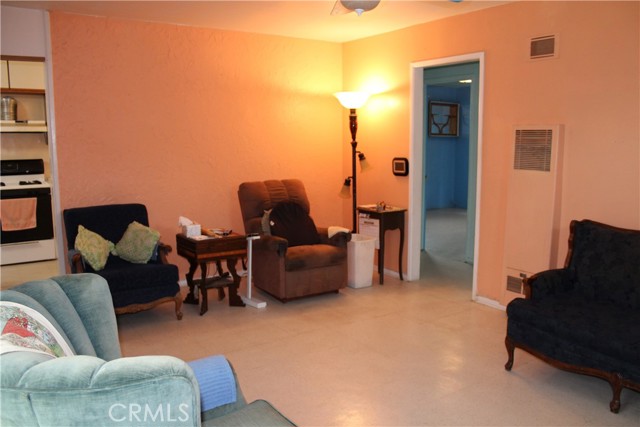 14430 Dinard Avenue, Norwalk CA: https://media.crmls.org/medias/c555d0d8-ec34-4797-97cb-81faaa27f9fd.jpg