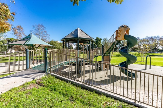 Detail Gallery Image 35 of 38 For 23 Blazing Star, Irvine,  CA 92604 - 4 Beds | 3 Baths