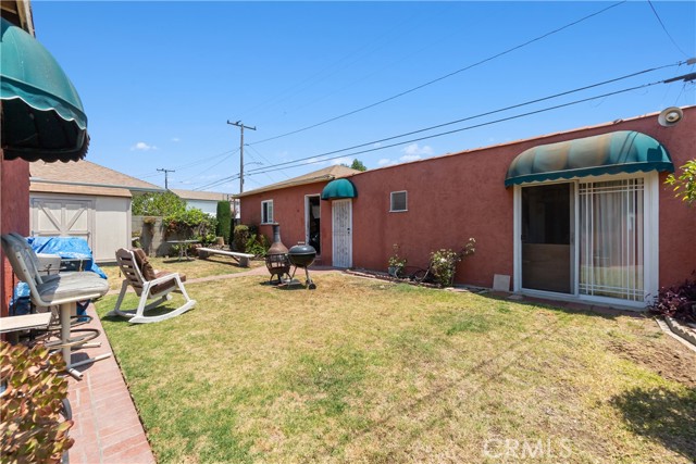 11028 Spinning Avenue, Inglewood CA: https://media.crmls.org/medias/c5566606-0aa5-41c4-88aa-5b0eded0c411.jpg