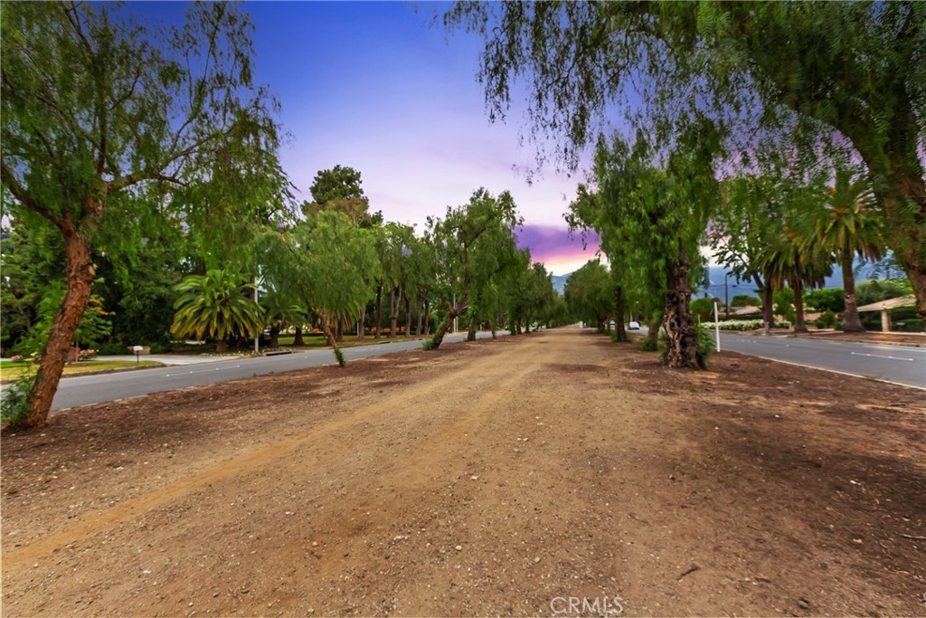 https://media.crmls.org/medias/c55689cf-5ef2-40b8-b44d-3bd162ba5cbd.jpg?preset=X-Large