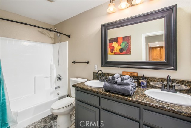31607 Florida Street, Redlands CA: https://media.crmls.org/medias/c5569b57-ef30-4d4d-8580-284f7cc3b3c0.jpg