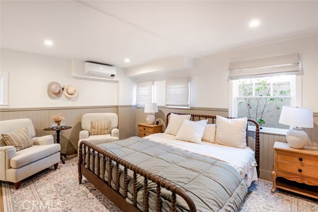 Detail Gallery Image 7 of 19 For 135 Turquoise, Newport Beach,  CA 92662 - 4 Beds | 2 Baths