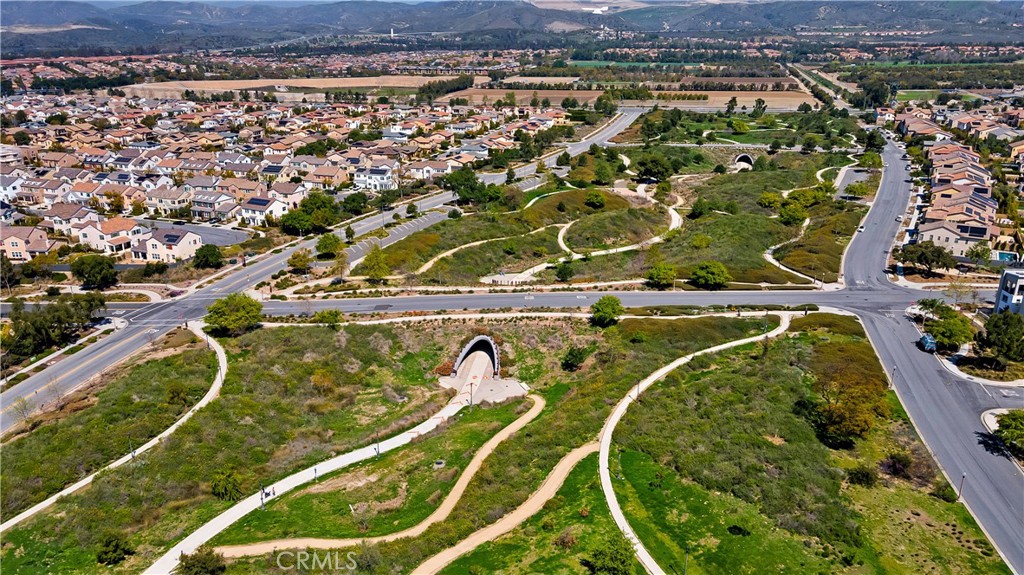 https://media.crmls.org/medias/c55714b5-e730-4225-b26b-838c6ebeb6b9.jpg?preset=X-Large