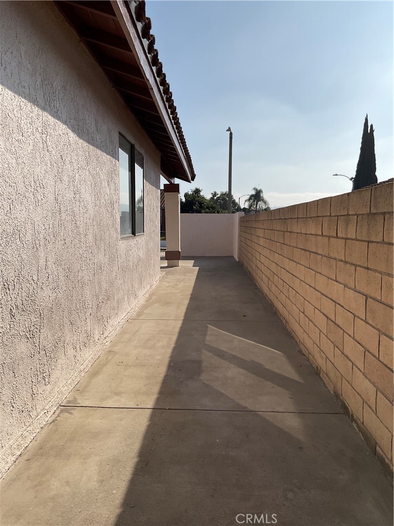 https://media.crmls.org/medias/c5573b78-8567-438d-b8b8-fa71f1abae7b.jpg?preset=X-Large