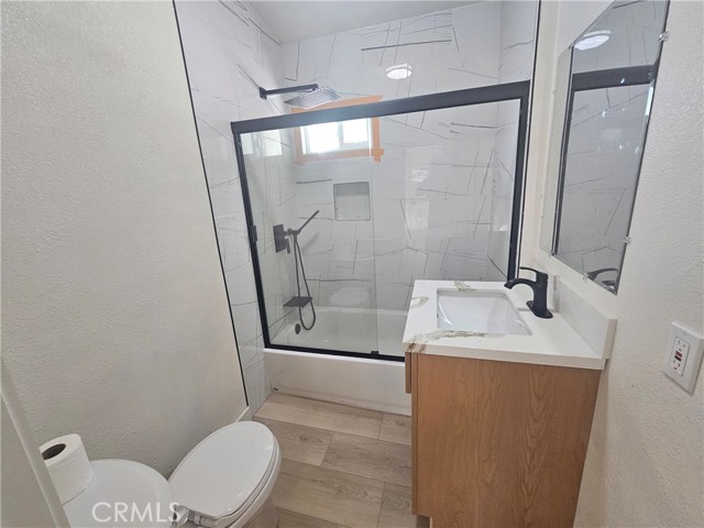 Detail Gallery Image 11 of 17 For 5493 Cerritos, Long Beach,  CA 90805 - 3 Beds | 2 Baths