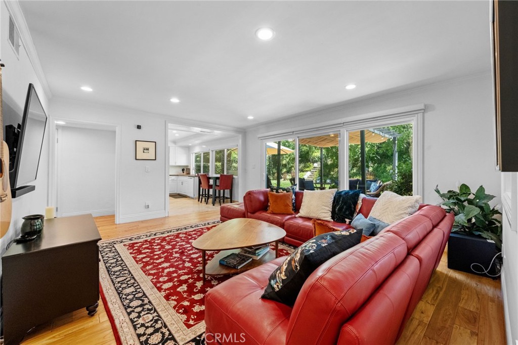 MLS #OC25206982 image #19