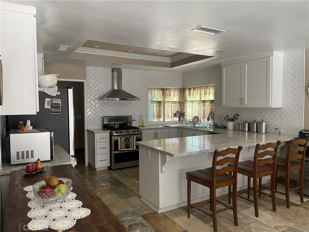 1142 Country Club Lane