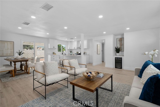 Detail Gallery Image 4 of 22 For 509 S Glenarbor, Santa Ana,  CA 92704 - 3 Beds | 2 Baths