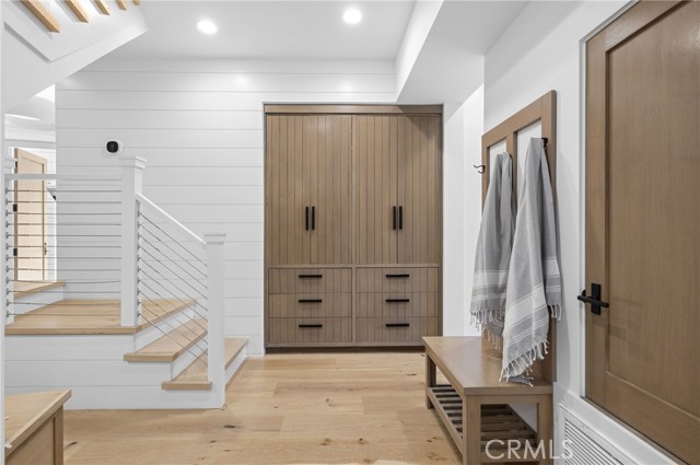 Detail Gallery Image 18 of 37 For 706 Poinsettia, Corona Del Mar,  CA 92625 - 5 Beds | 3/1 Baths