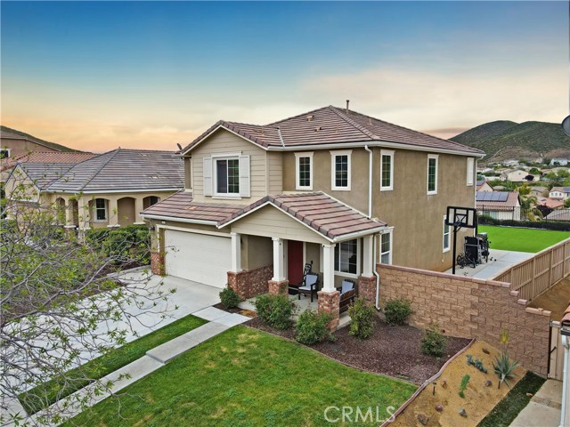 Detail Gallery Image 2 of 42 For 34325 Blossoms Dr, Lake Elsinore,  CA 92532 - 4 Beds | 2/1 Baths