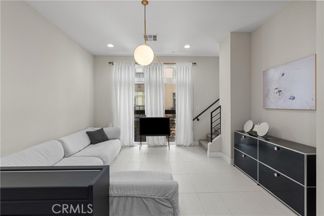 Detail Gallery Image 15 of 41 For 2753 Waverly Dr #705,  Los Angeles,  CA 90039 - 2 Beds | 3 Baths