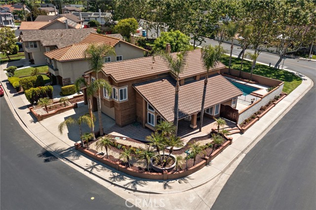 21572 Via Invierno, Lake Forest CA: https://media.crmls.org/medias/c559d3e8-8f52-433f-bf26-e72c38639e1b.jpg
