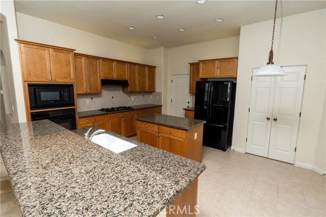Detail Gallery Image 18 of 68 For 8185 Lakeshore Dr, Chowchilla,  CA 93610 - 5 Beds | 4 Baths