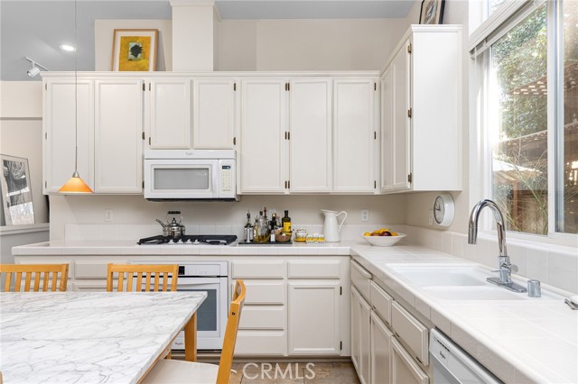 Detail Gallery Image 24 of 59 For 1975 Heritage Oak, Chico,  CA 95928 - 3 Beds | 2 Baths