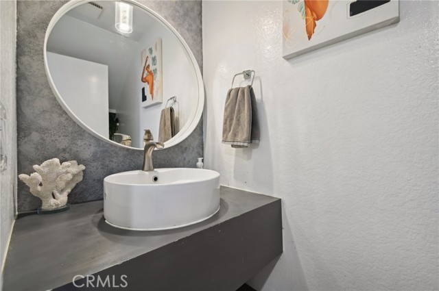 Detail Gallery Image 19 of 38 For 2296 Gaviota Ave #14,  Signal Hill,  CA 90755 - 2 Beds | 1/1 Baths