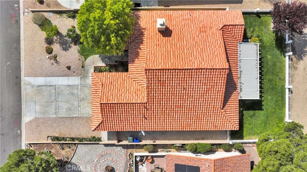 https://media.crmls.org/medias/c55b7d86-53d0-4819-80b3-81da59da30c3.jpg?preset=X-Large