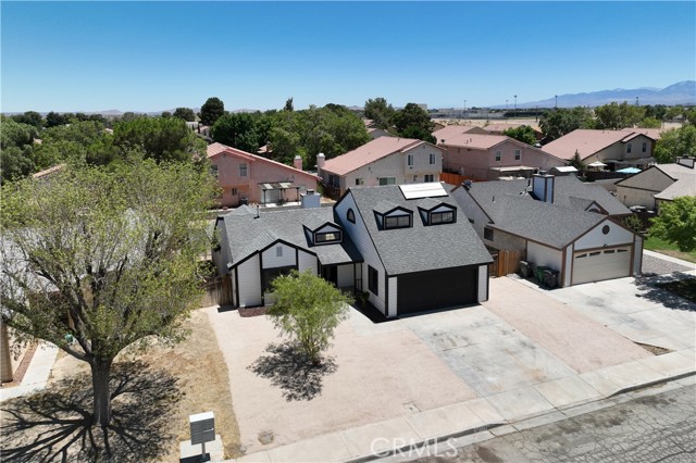 44130 Dahlia Street, Lancaster CA: https://media.crmls.org/medias/c55bca0e-0a2a-400a-8511-131ec3956f8a.jpg