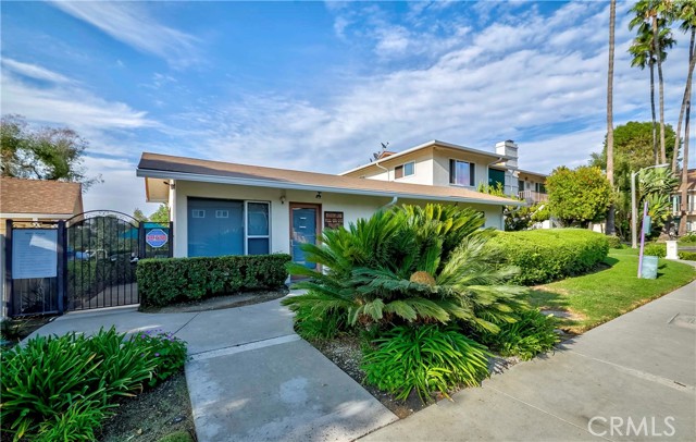 Detail Gallery Image 5 of 26 For 1349 Shadow Ln #115,  Fullerton,  CA 92831 - 2 Beds | 2 Baths