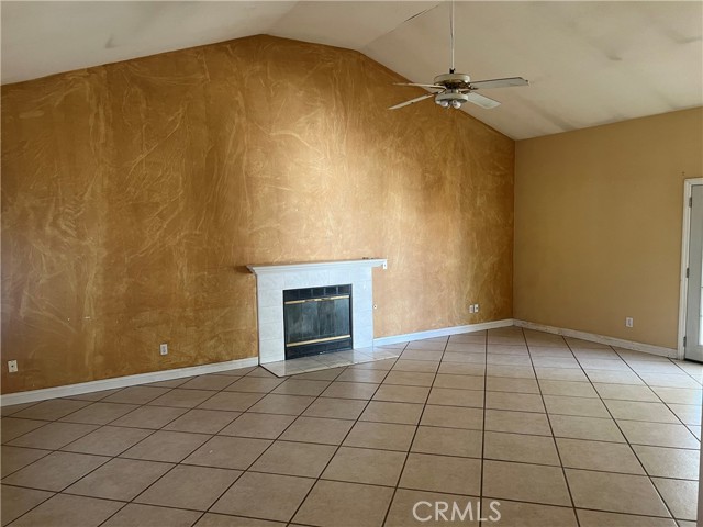 Detail Gallery Image 4 of 17 For 13066 3rd, Chino,  CA 91710 - 2 Beds | 1 Baths