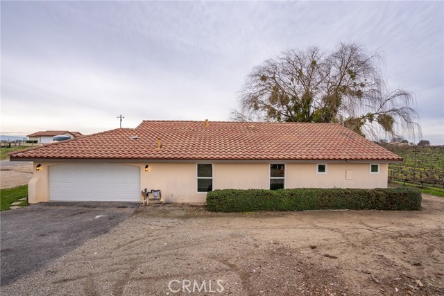 8460 Magdalena Drive, San Miguel CA: https://media.crmls.org/medias/c55d2003-5b76-40a7-9017-b79df3aff9c8.jpg