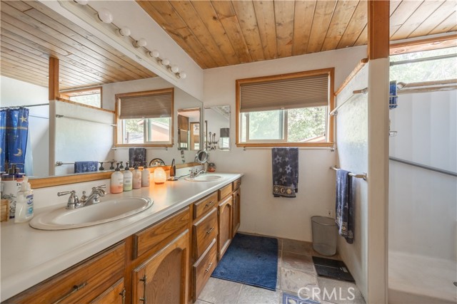 793 Knight Avenue, Big Bear Lake CA: https://media.crmls.org/medias/c55d2510-d07f-429e-9ac7-948765689e2a.jpg