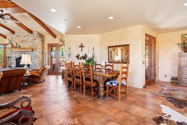 5085 Martingale Circle, San Miguel CA: https://media.crmls.org/medias/c55dd47f-6f2e-4054-a16d-8868f6402c7d.jpg