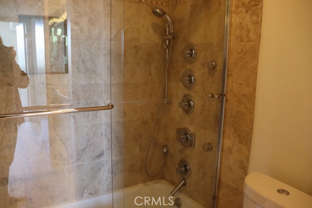 2385 Roscomare Road, Bel Air CA: https://media.crmls.org/medias/c55dfadc-ac15-4a5a-b2a0-82d6e3345b1d.jpg