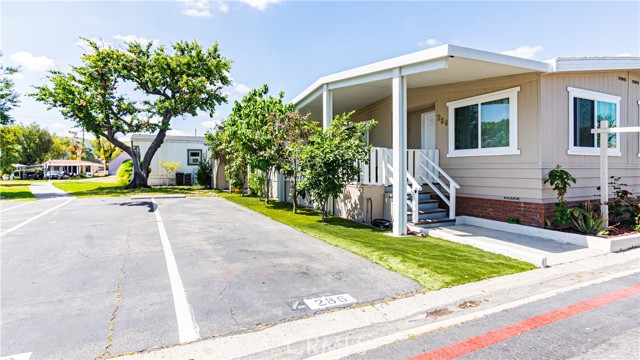 Detail Gallery Image 2 of 32 For 5815 E La Palma #286,  Anaheim,  CA 92807 - 4 Beds | 2 Baths