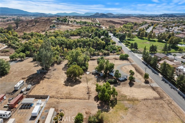 Detail Gallery Image 6 of 42 For 33240 Lindenberger Rd, Menifee,  CA 92584 - 3 Beds | 2 Baths