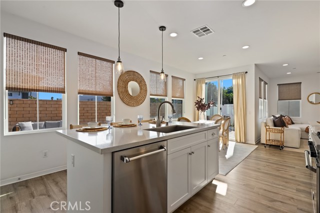 403 Aura Drive, Costa Mesa CA: https://media.crmls.org/medias/c55f08cc-02a0-4ad7-ac30-1985259dbb70.jpg